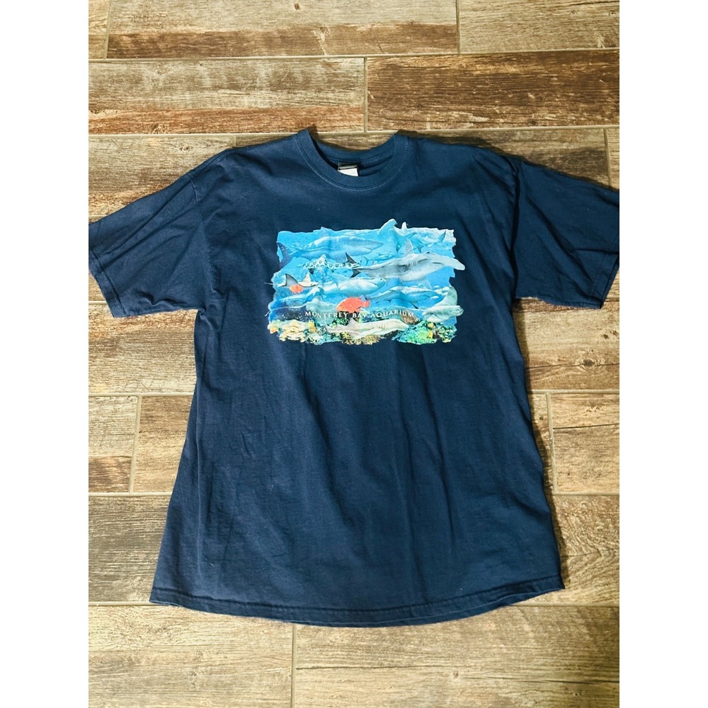 Monterey Bay Aquarium Graphic T-Shirt Size XL Blue California Sharks - Picture 2 of 9